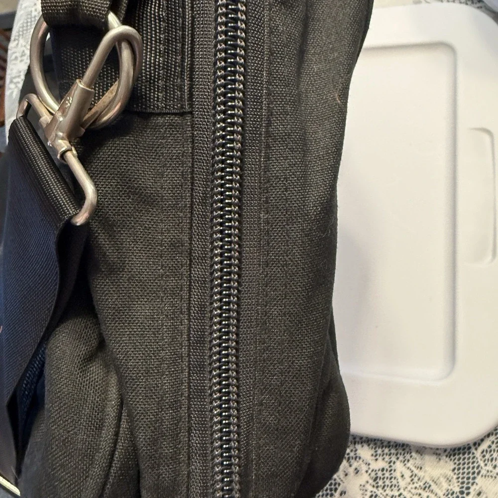 The North Face Base Camp Messenger Laptop Bag Black Multiple Pockets Adj Strap